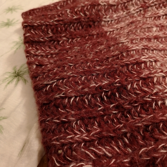 100% Acrylic Scarf - Picture 7 of 15